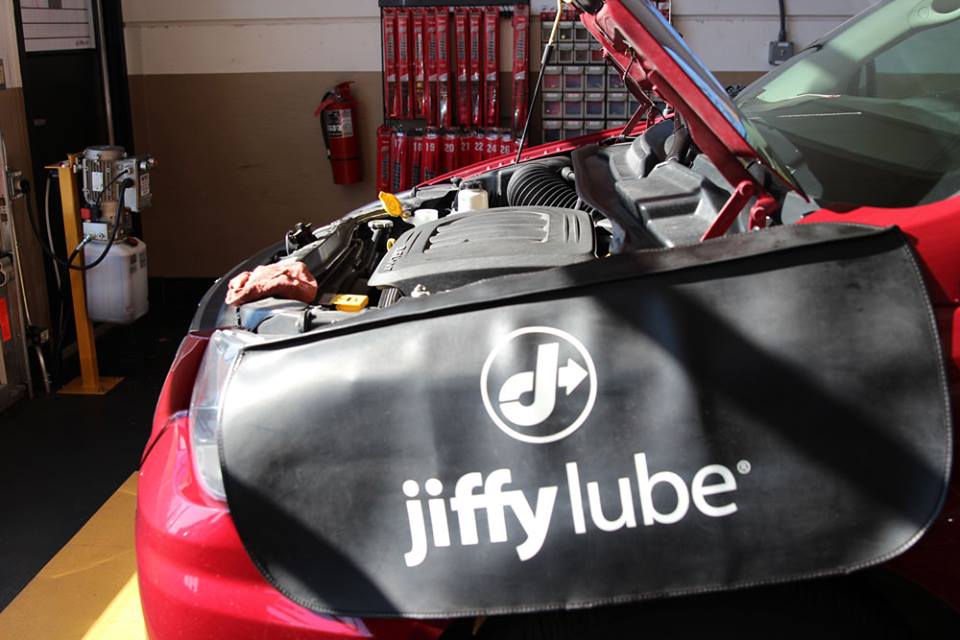 Jiffy Lube: Un negocio esencial en Utah que mantiene a los trabajadores en la carretera